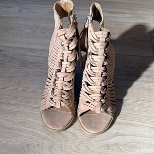 Never worn DV by Dolce Vita women’s heels size 8